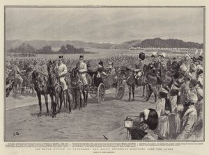 De koninklijke review in Aldershot, de kolonialen van de koning marcheren langs de koningin